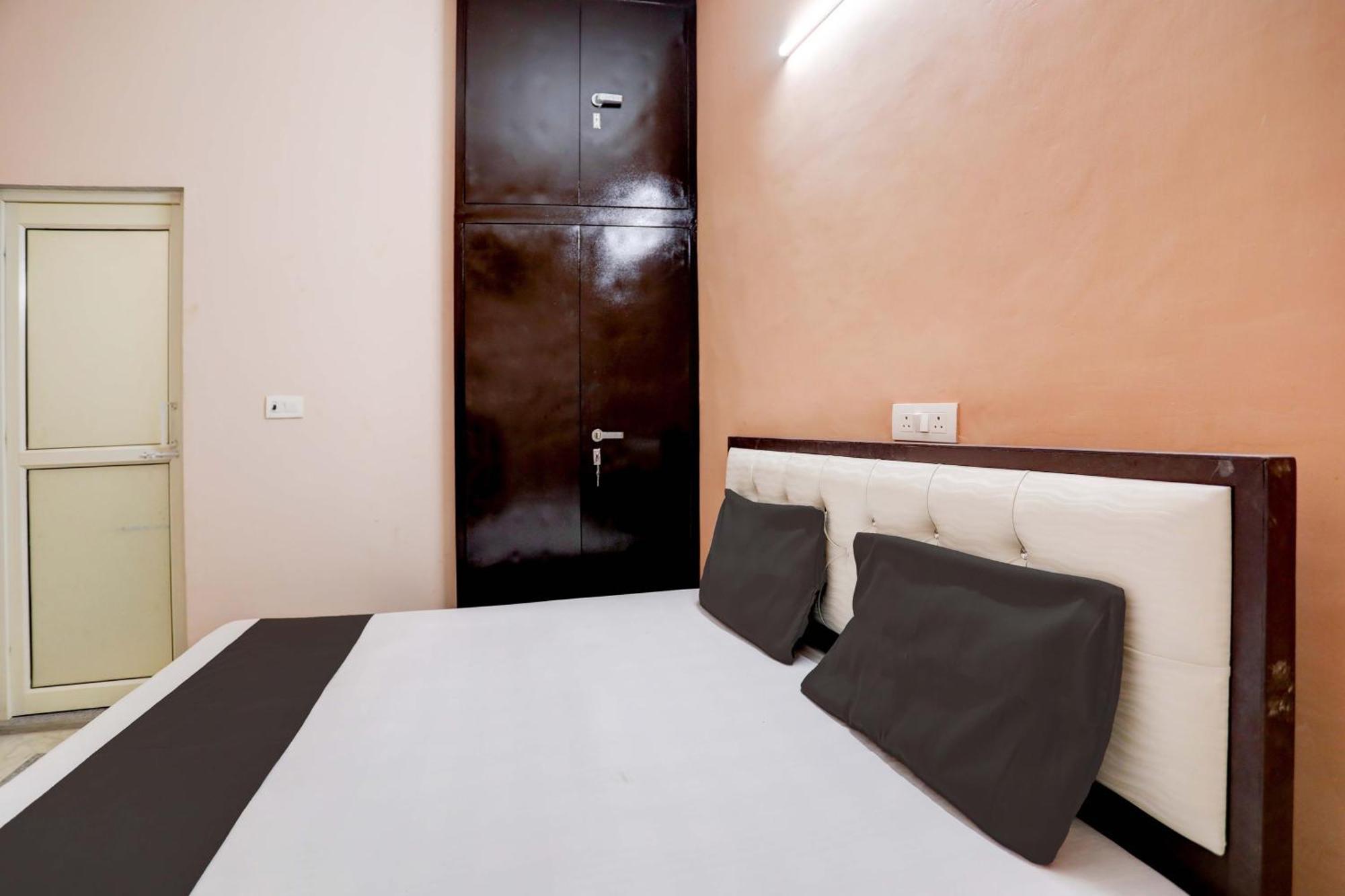 Hotel O Tilak Hotel 24 Sector 27 Near By Vinayak Hospital Gali No-6 Нойда Экстерьер фото